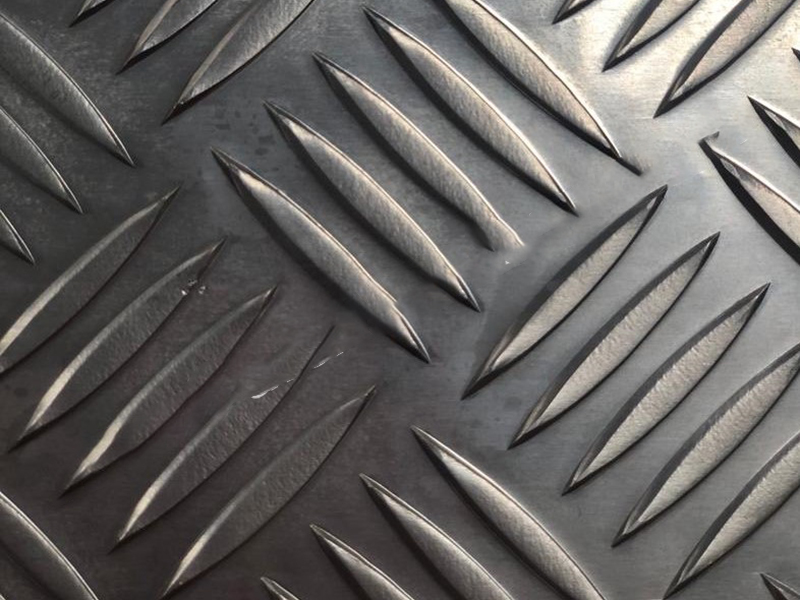 ورق آلومینیوم آجدارطرح 5 خط